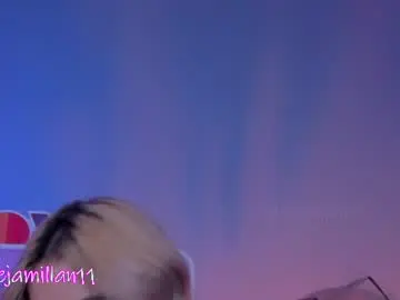 Chaturbate Live Sex Cam of alejamillan1