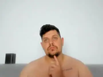 Chaturbate Adult Video Chat of famousboy1