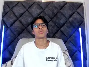 Chaturbate Live Sex Cam of liamkron
