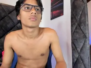 Chaturbate Watch Live Sex Cams of liamkron