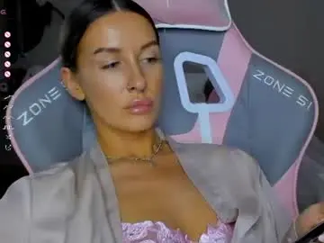 Chaturbate Live Sex Cam of tina__bestie