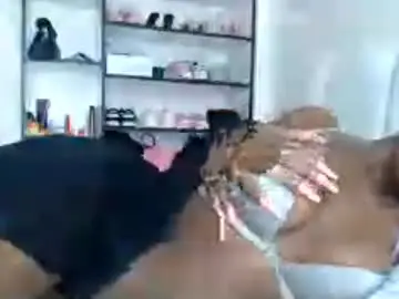 Chaturbate Live Sex Cam of tiana_kay