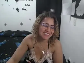 Chaturbate Live Sex Cam of skarleth_diaz