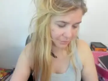 Chaturbate Live Sex of artsyandcraftsy_