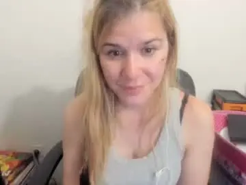 Chaturbate Free Live Porn of artsyandcraftsy_