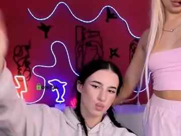 Chaturbate Live Sex Cam of vaiolet_lovely