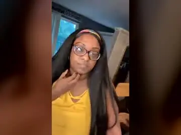Chaturbate Watch Live Sex Cams of julhmaple777