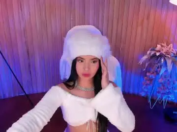 Chaturbate Live Sex Cam of mialaurence_