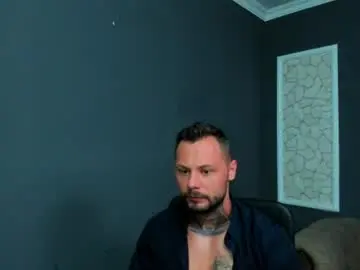 Chaturbate Live Sex Cam of brianhunts