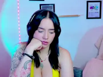 Chaturbate Best live sex cam show of emily_lindey_