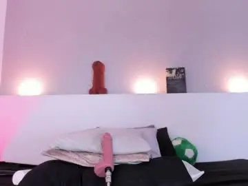 Chaturbate Live Sex Cam of violeta_queen11