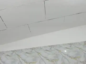 Chaturbate Free Porn Cam of ladysquirtss