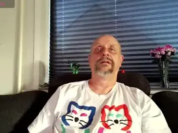 Chaturbate Live Sex Cam of hardmrlazy
