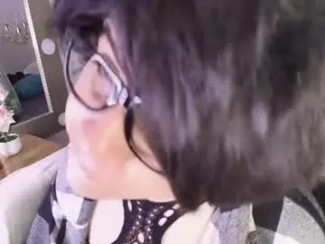 Chaturbate Live Sex Cam of saturningsweets