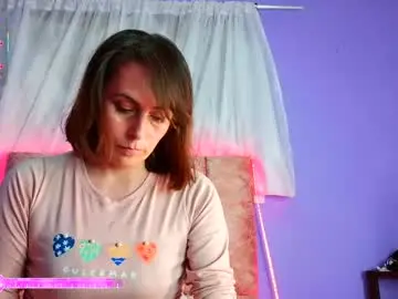 Chaturbate Live Sex Cam of ava_raye