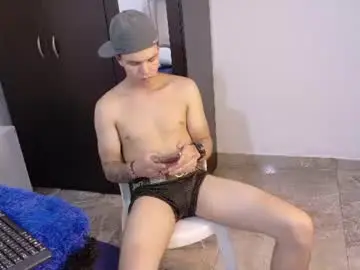 Chaturbate Free Porn Cam of thiagobrooks_