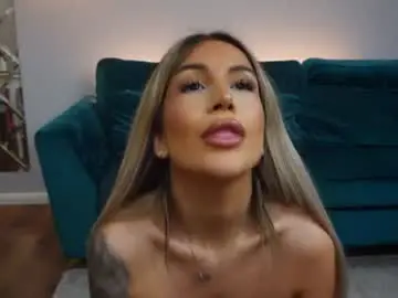 Chaturbate Live Sex Cam of roshen_amira