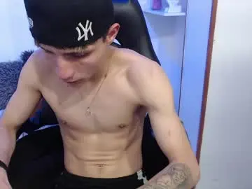 Chaturbate Live Sex Cam of yao_23