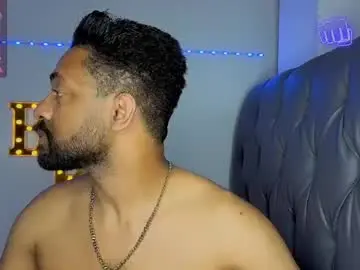 Chaturbate Live Sex Cam of bbcblackhot33