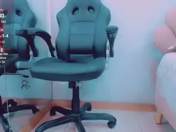 Chaturbate Best live sex cam show of emiilysaenzz