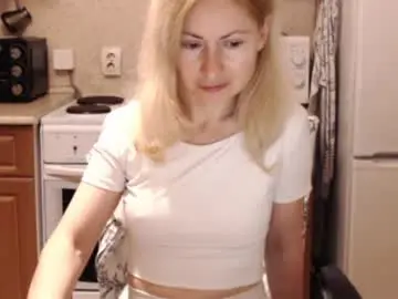 Chaturbate Live Sex Cam of malenamila