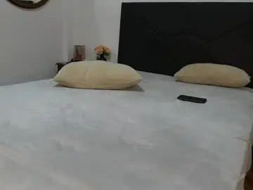 Chaturbate Live Sex Cam of adelllee