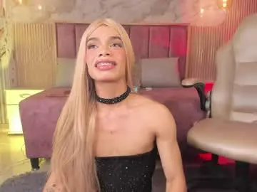 Chaturbate Free Porn Cam of karinaadoll