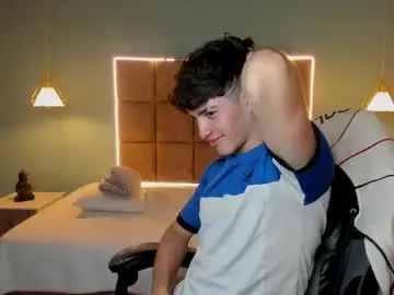 Chaturbate Live Sex Cam of alejootwink