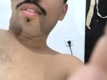 Chaturbate Live Sex Cam of arabtwink00