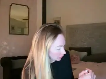 Chaturbate Adult Webcams of sarahgiroux86