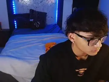 Chaturbate Sex Chat of mr_yisuz