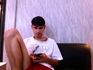 Chaturbate Live Porn of kevinbrooks_
