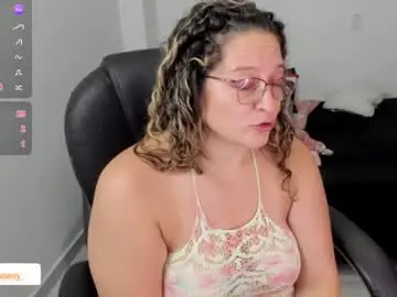 Chaturbate Free Live Porn of alejandra_milf_