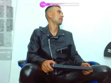 Chaturbate Live Sex Cam of dorian_h