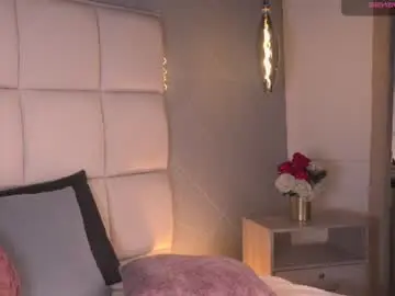 Chaturbate Live Porn of saramonroe1