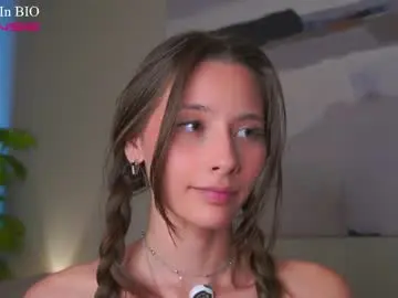 Chaturbate Live Sex Cam of falinecrosthwaite