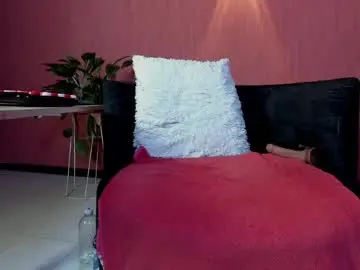 Chaturbate Live Sex Cam of milf_sikiu