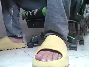 Chaturbate Free Porn Cam of srfindomfeet_