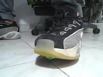 Chaturbate Watch Live Sex Cams of srfindomfeet_