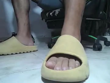 Chaturbate Best live sex cam show of srfindomfeet_