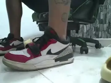Chaturbate Live Porn of srfindomfeet_
