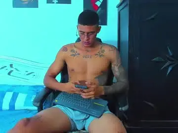 Chaturbate Live Sex Cam of oliver_smith_2