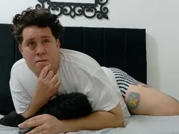Chaturbate Live Sex Cam of pinkqueen23