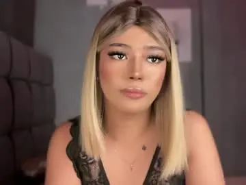 Chaturbate Live Sex Cam of trexie_fucks15