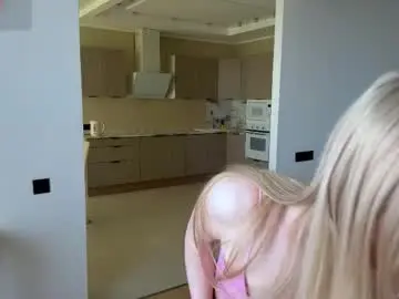 Chaturbate Live Sex Cam of karlenegries