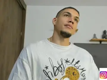 Chaturbate Nude Webcam of axel_taylor21