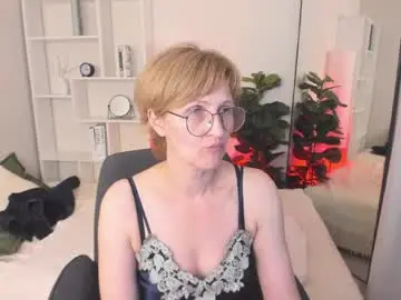 Chaturbate Live Sex Cam of paris_cherry