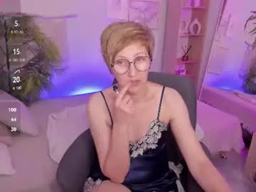 Chaturbate Live Sex Cam of paris_cherry