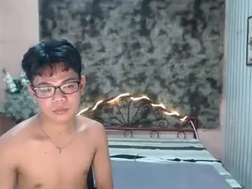 Chaturbate Live Sex Cam of urdreamboy_doms