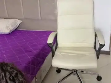 Chaturbate Live Sex Cam of zoemoon1